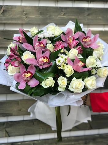 Букет цветов из: Розы и Хризантемы в Бердюжье