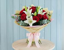Букет цветов из:  Лилии и Розы в Бердюжье