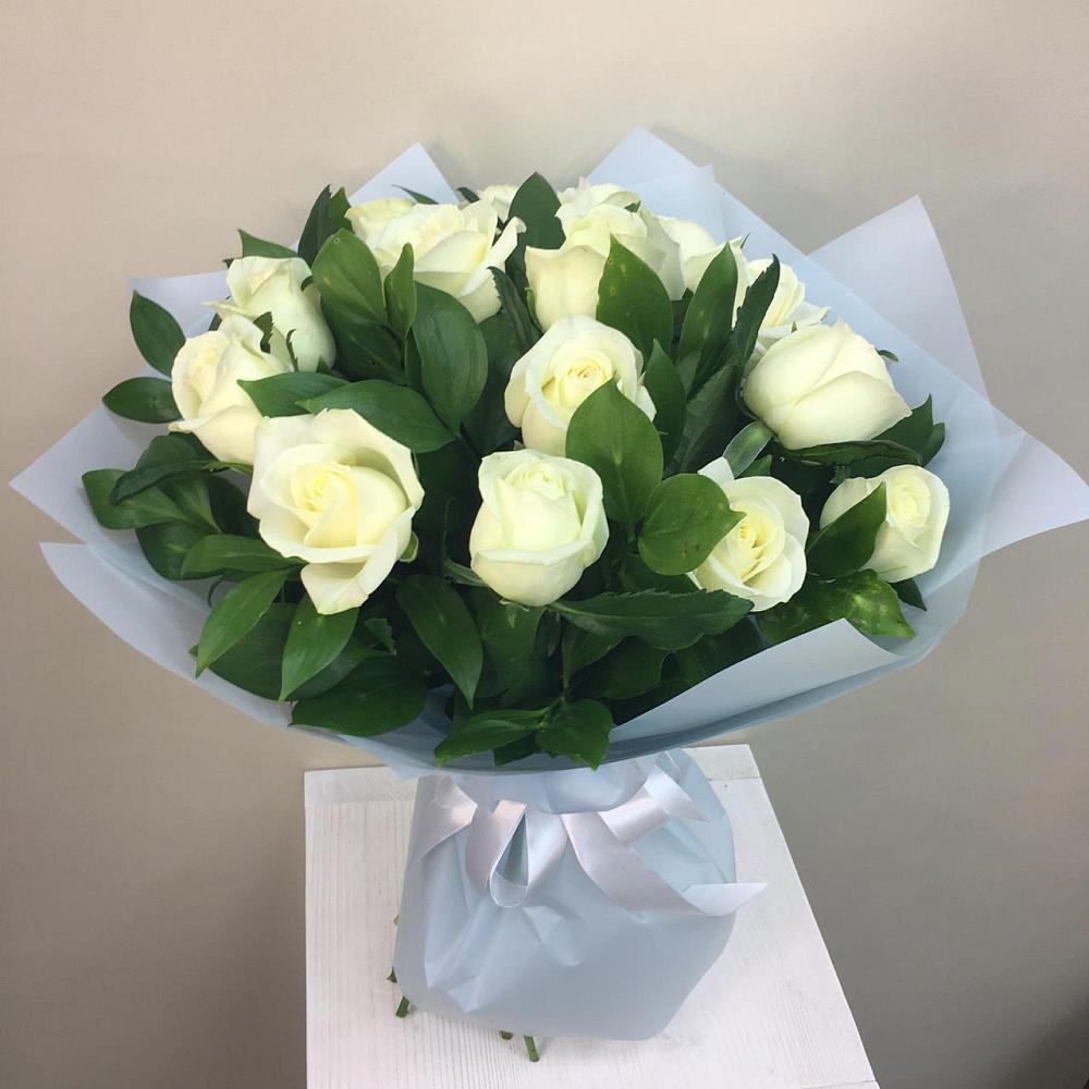 Букет 15 Белых роз Проуд в Бердюжье