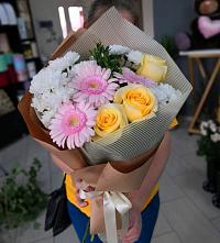 Букет цветов из:  Герберы, Розы и Хризантемы в Бердюжье