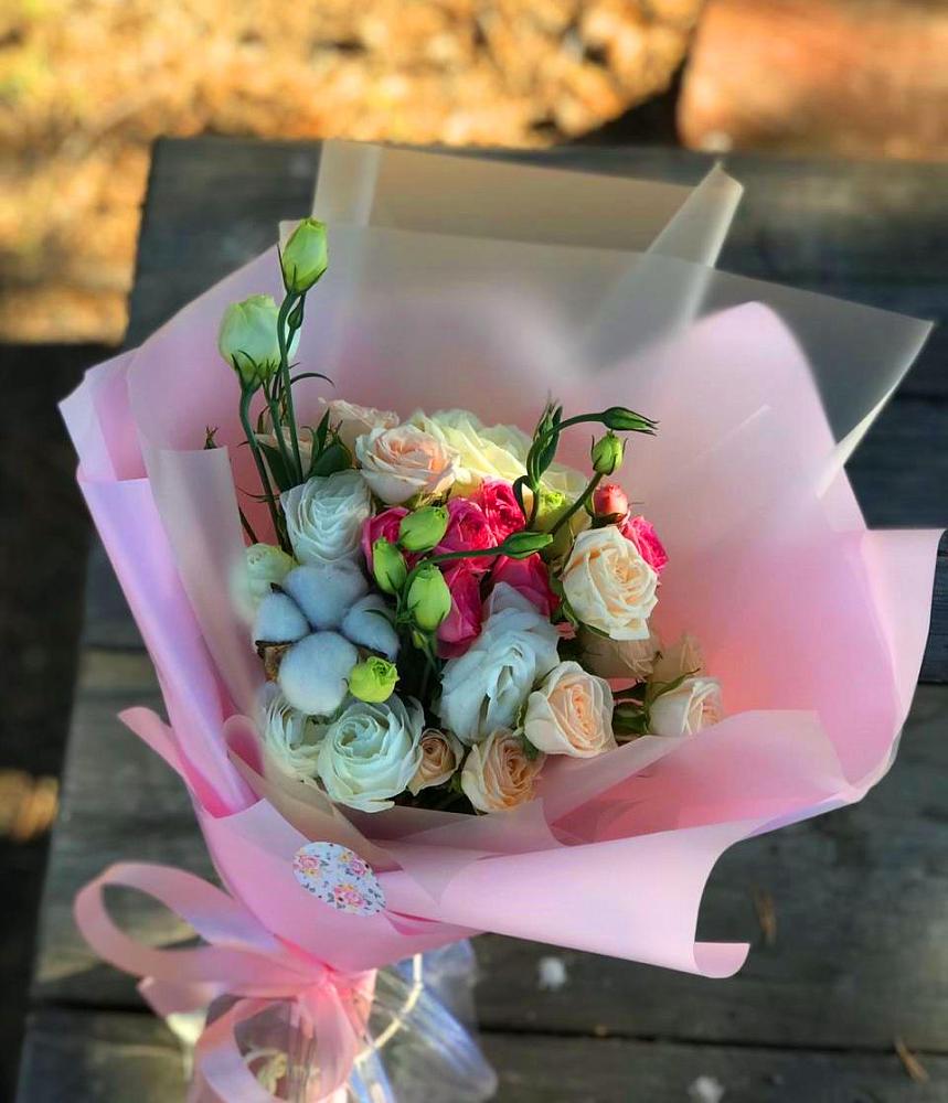 Букет цветов из: Розы и Лизиантусы в Бердюжье