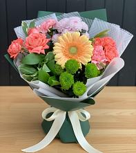 Букет цветов из:  Гвоздики, Розы, Герберы и Хризантемы в Бердюжье