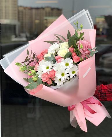 Букет цветов из: Розы, Лизиантусы и Хризантемы в Бердюжье