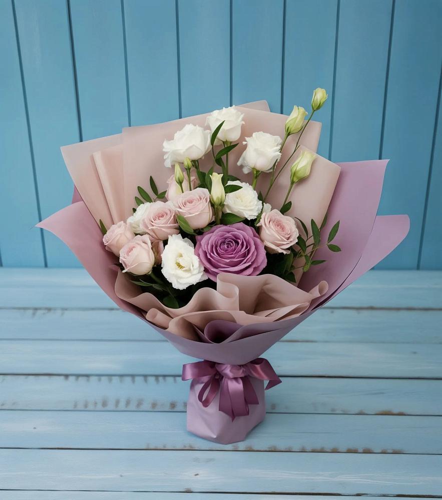 Букет цветов из: Розы и Лизиантусы в Бердюжье